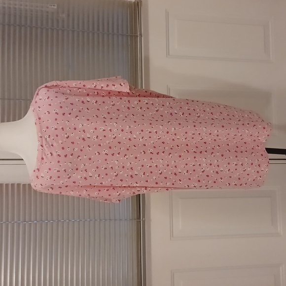 4/$40 Pink Floral Tee - Size 3X - Picture 4 of 6